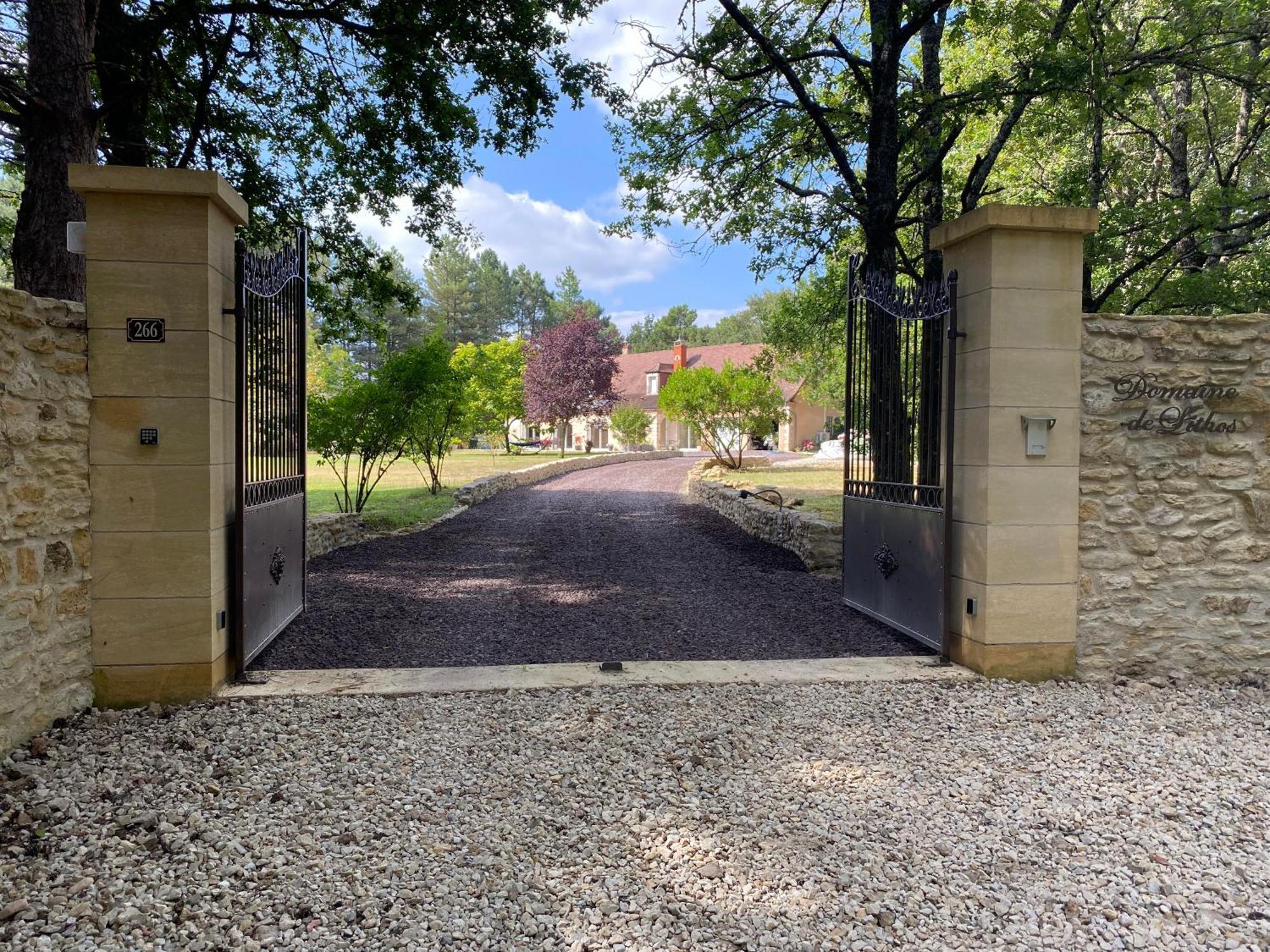 Bed and Breakfast Domaine De Lithos Fossemagne Exterior foto